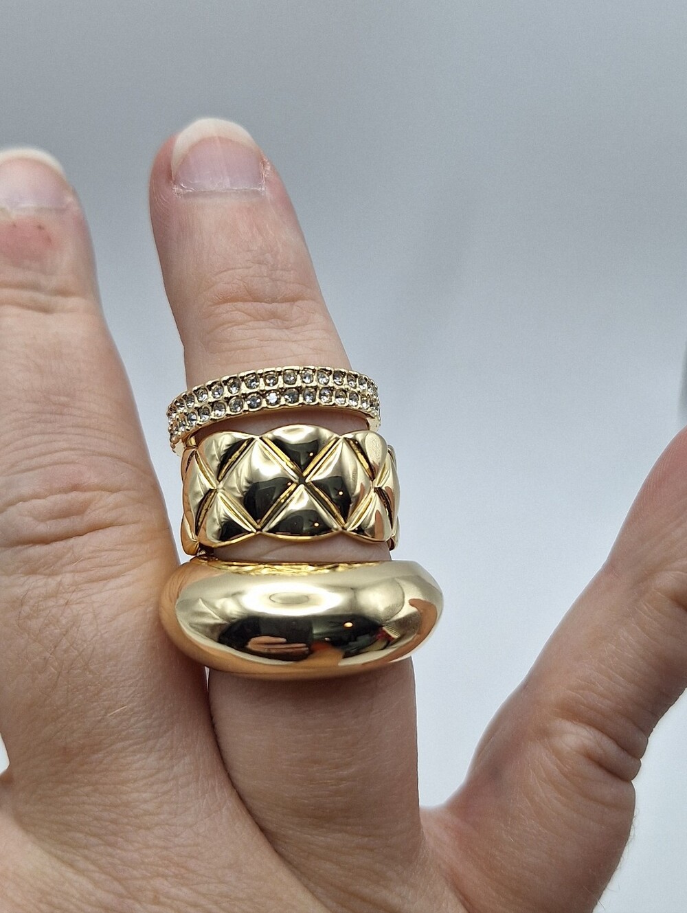 Nordstrom Size 9 Gold Tone Statement Ring Set Rhinestone Stackable 3 Pc - Picture 4 of 11